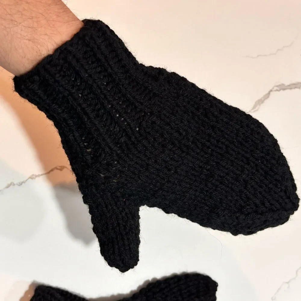 Women’s Unisex Cozy Black Hand Made Chunky Knit Mittens Handmade OS